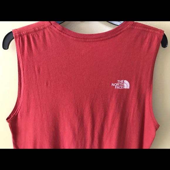 The north face women’s maroon tank T-shirt - Picture 4 of 7